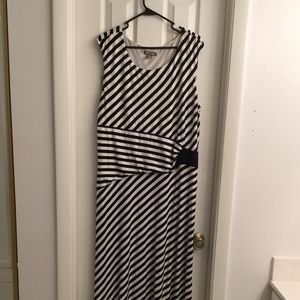 Roz & Ali maxi dress